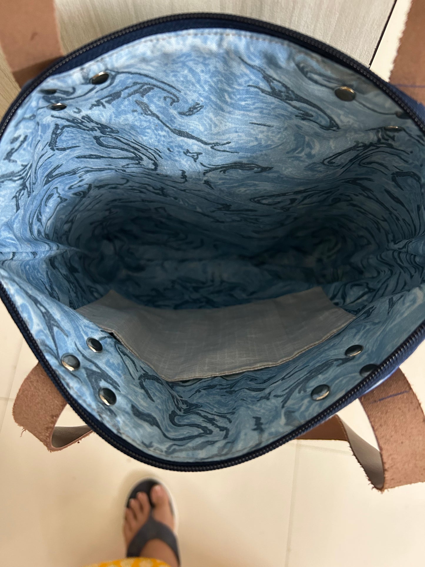 Hand-Dyed Indigo Quilted Tote Bag – Patchwork Purse with Leather Straps & Zipper | Handmade Textile Bag | One-of-a-Kind Gift