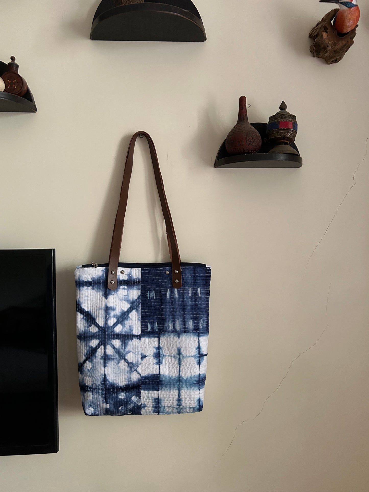 Hand-Dyed Indigo Quilted Tote Bag – Patchwork Purse with Leather Straps & Zipper | Handmade Textile Bag | One-of-a-Kind Gift