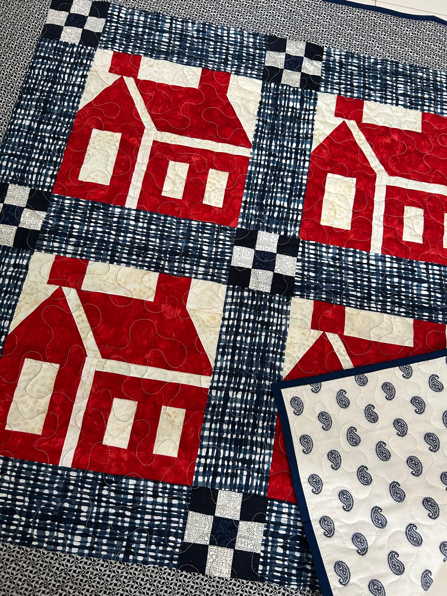 Red & White Schoolhouse Quilt | Wall Hanging or Table Topper | 34β x 34β | Traditional Quilt Block | Handmade Americana Decor