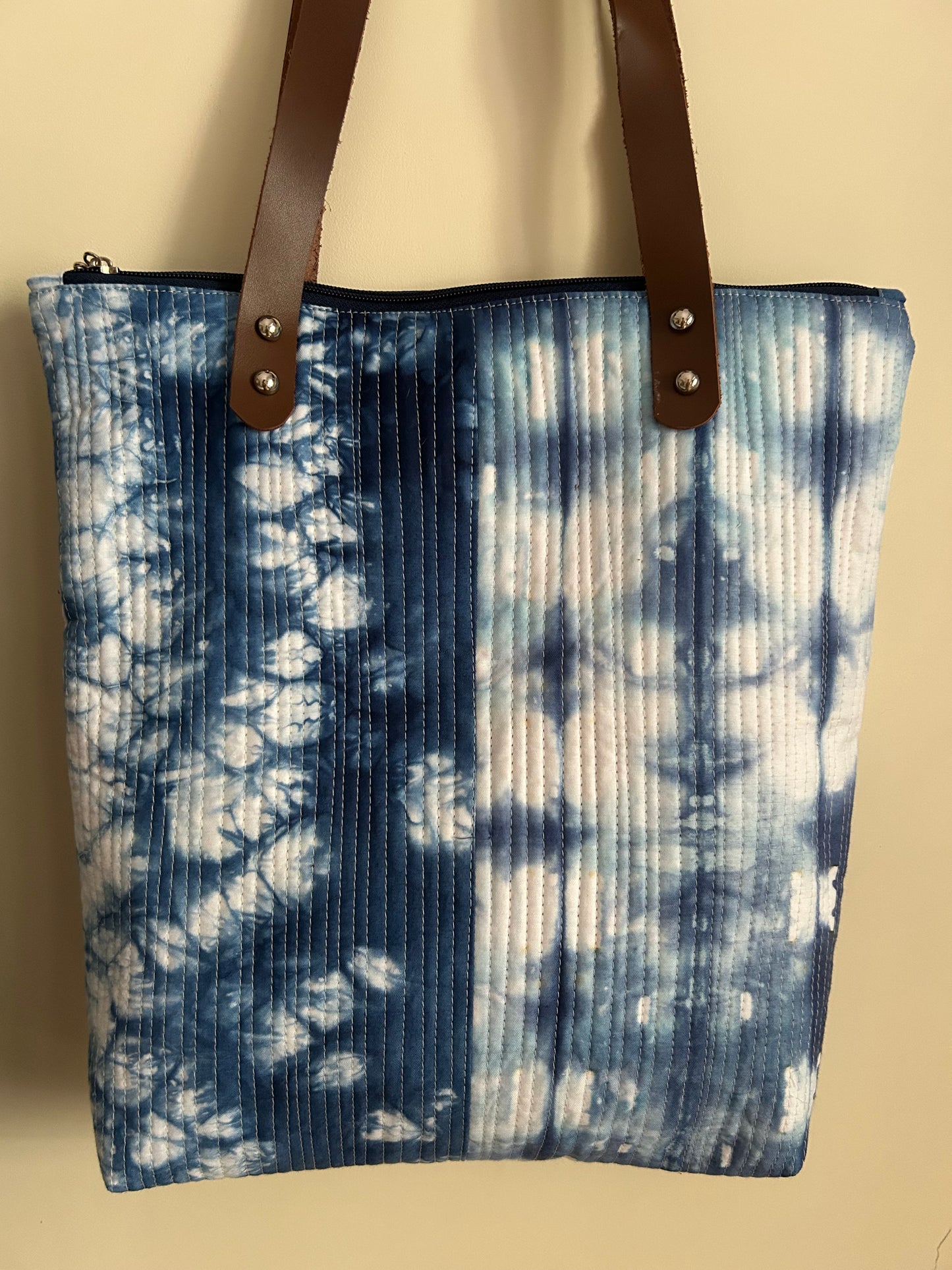 Hand-Dyed Indigo Quilted Tote Bag – Patchwork Purse with Leather Straps & Zipper | Handmade Textile Bag | One-of-a-Kind Gift