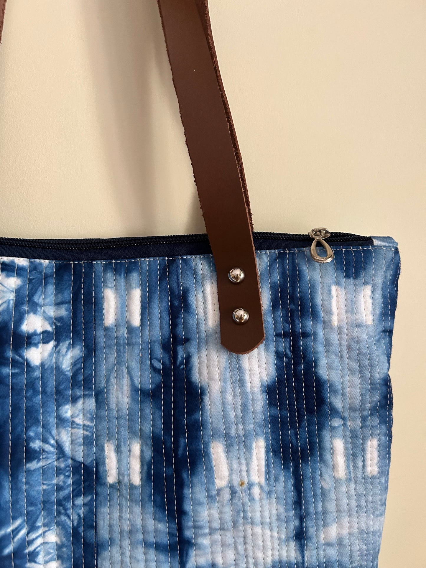 Hand-Dyed Indigo Quilted Tote Bag – Patchwork Purse with Leather Straps & Zipper | Handmade Textile Bag | One-of-a-Kind Gift