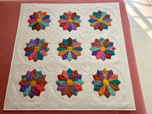 Dresden plate quilted throw