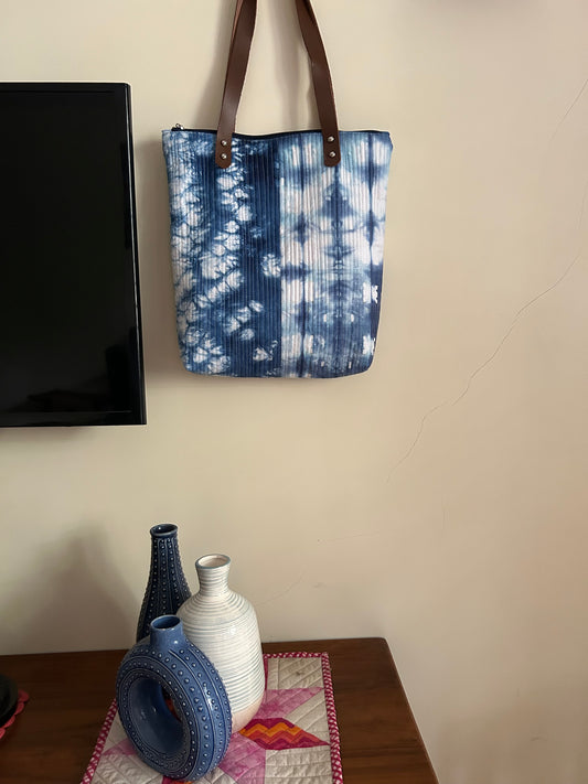 Hand-Dyed Indigo Quilted Tote Bag – Patchwork Purse with Leather Straps & Zipper | Handmade Textile Bag | One-of-a-Kind Gift