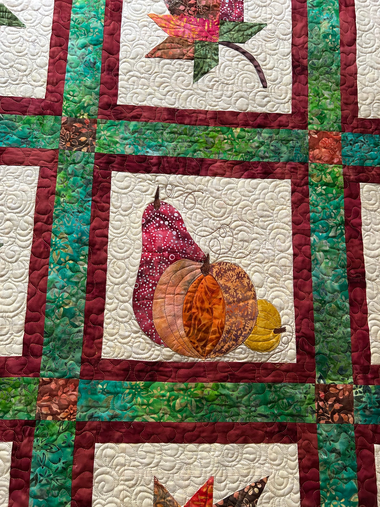 Maple Leafs and pumpkins Fall quilt - Handmade quilted throw